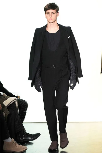 Look 10
